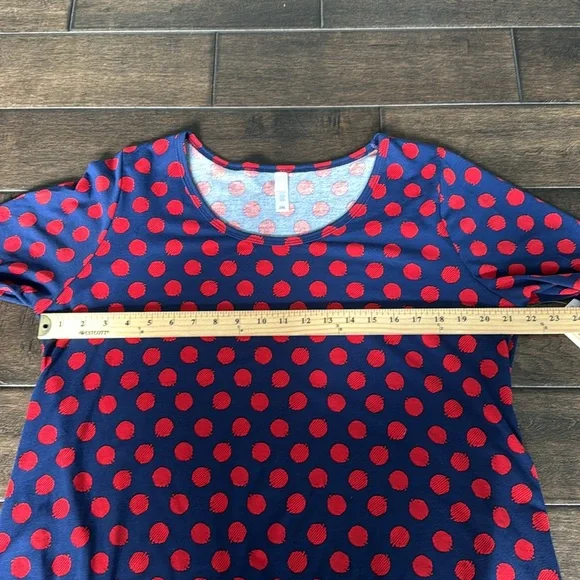 ❤️3/$30 LulaRoe Red Polka Dot Top - Picture 6 of 7